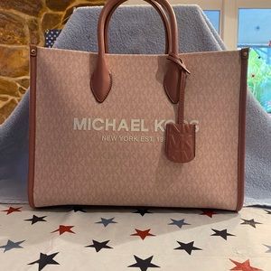 Michael Kors tote